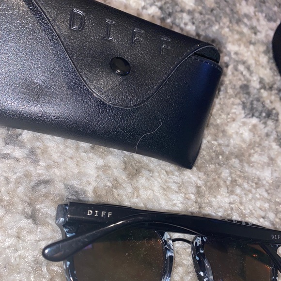 Diff Sunglasses - Picture 2 of 3